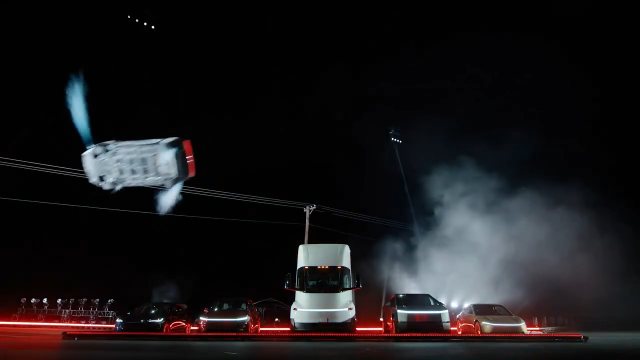 The original Flying car scene at 0:03.3: coming round